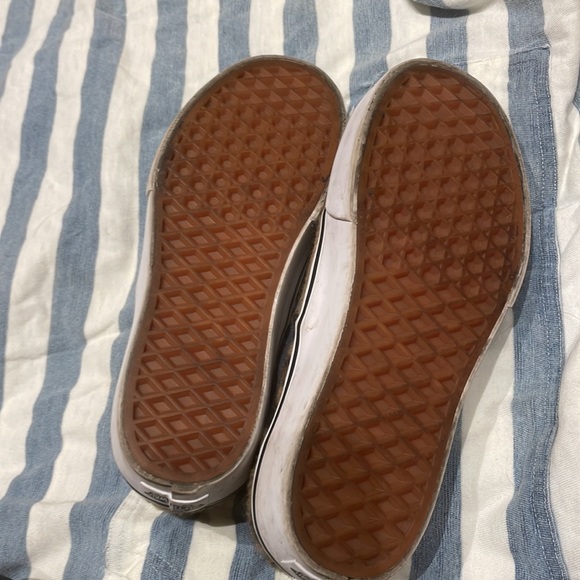 Vans - Picture 3 of 4